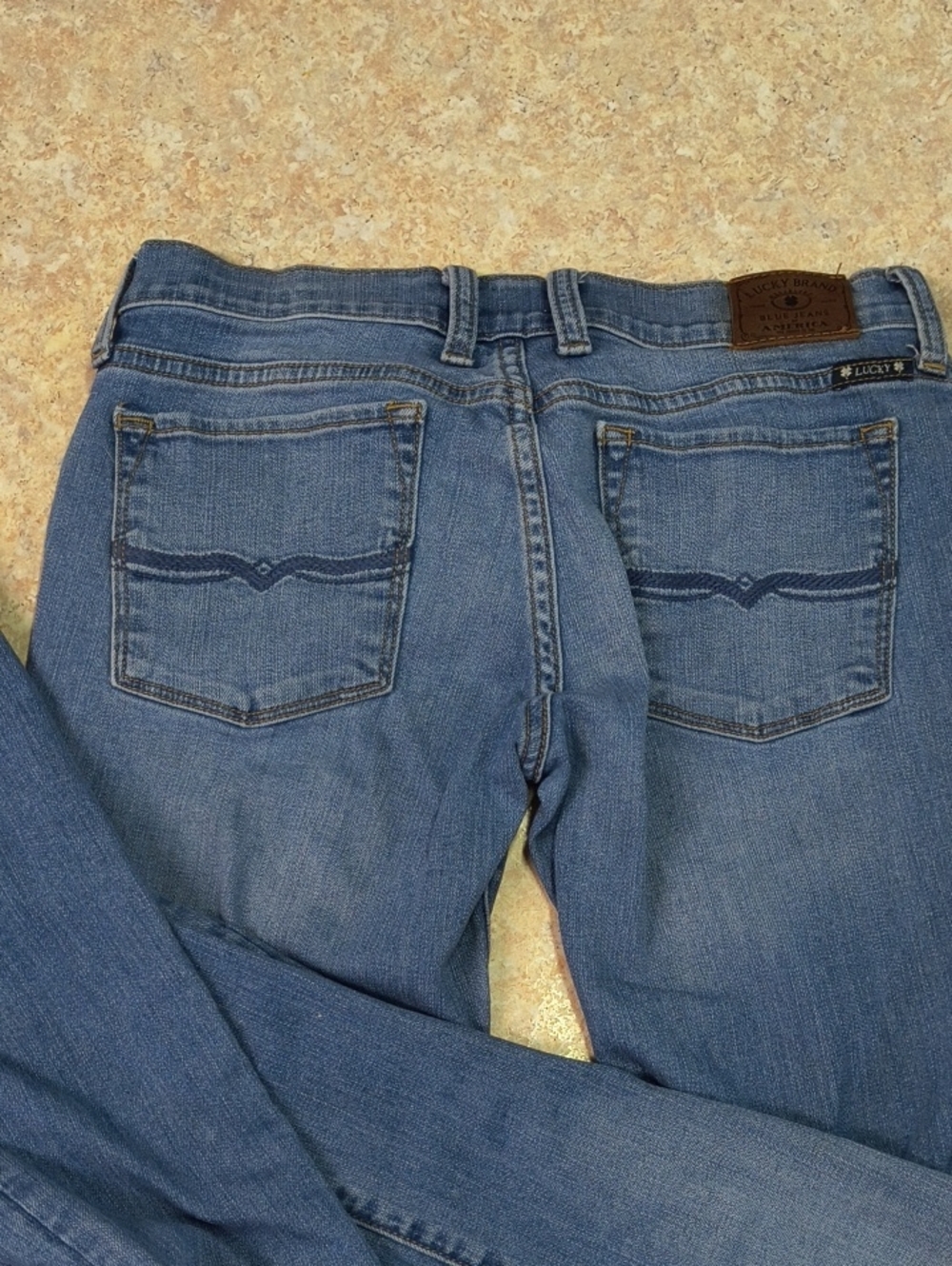 Lucky Brand Women's Light Blue Charlie Baby Boot Cut Jeans Sz 2/26 Regular EUC.
